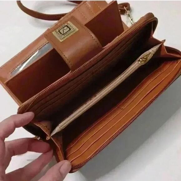 Stone Mountain Black and Brown Wallet - Picture 10 of 10